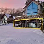 Sunny Slope Apartment *