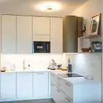 Sunny Slope Apartment *